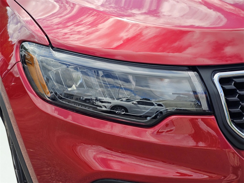 2025 Jeep Compass Latitude photo 4