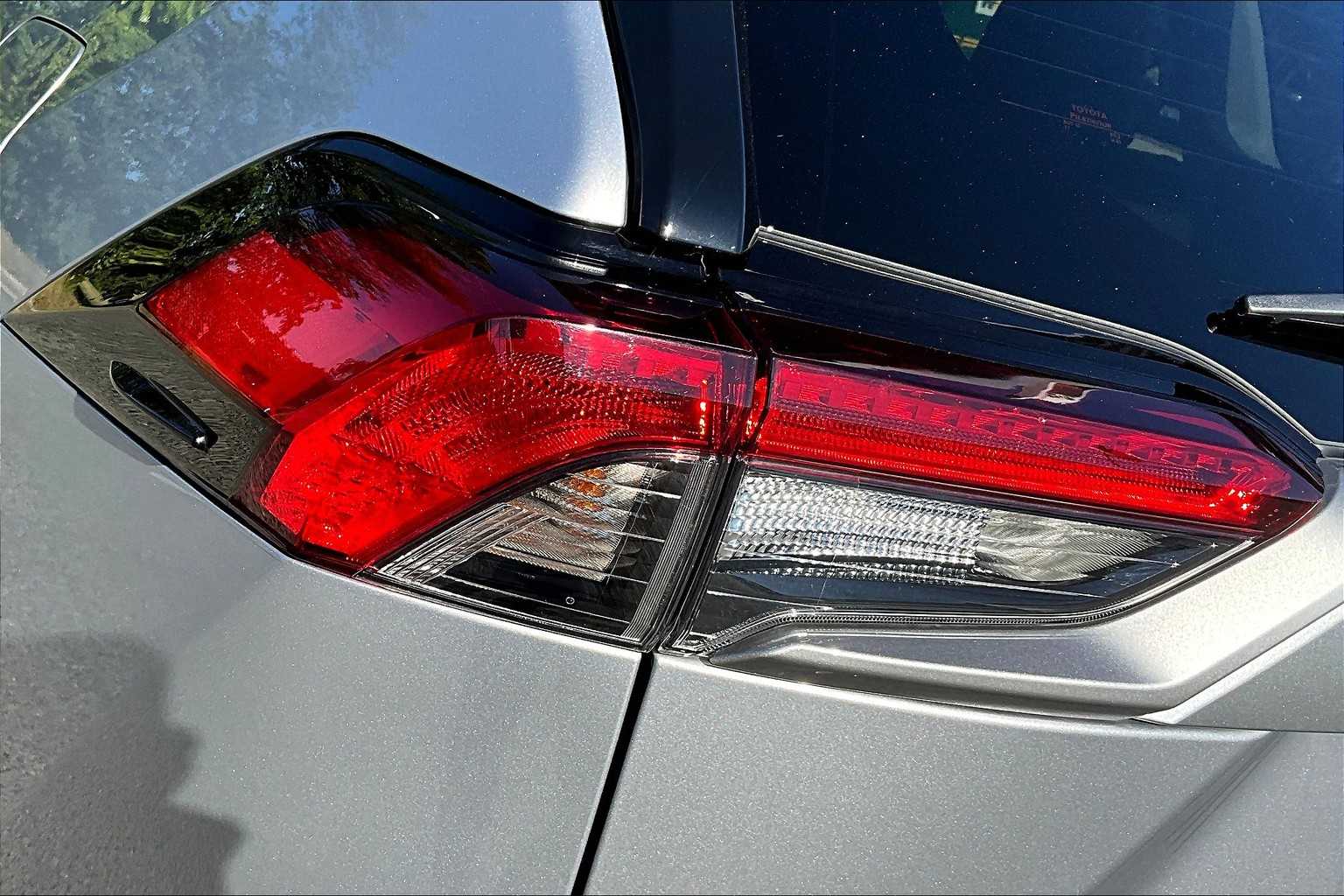 2022 Toyota RAV4 Limited photo 26
