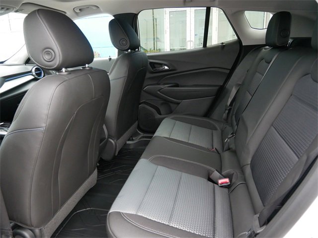 2025 Chevrolet Trax LT photo 4