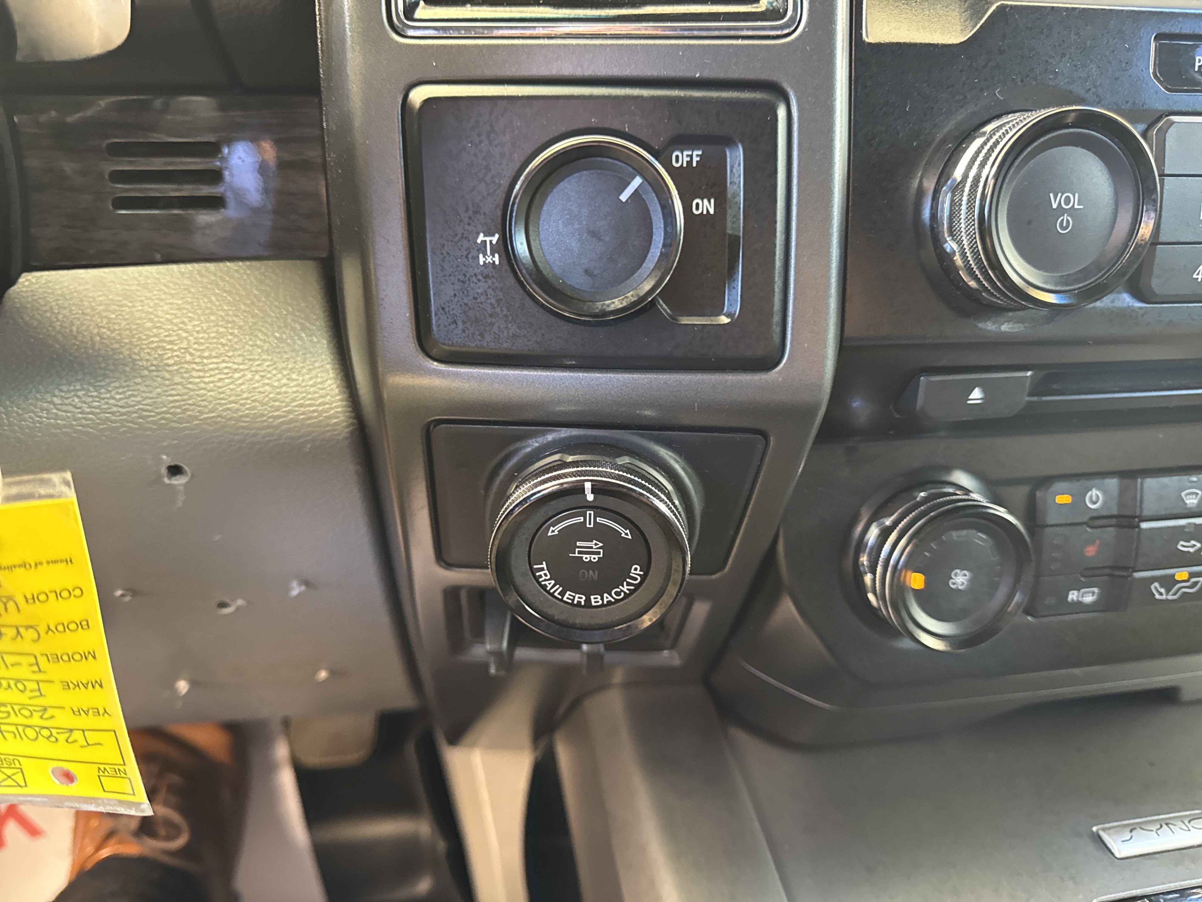 2015 Ford F-150 XLT photo 4