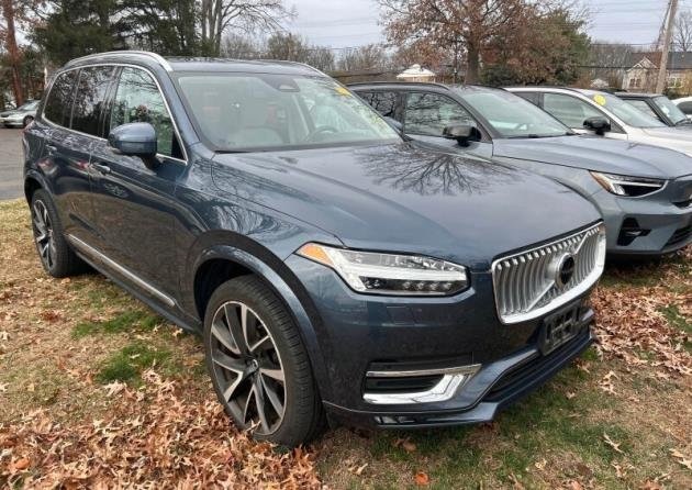 2023 Volvo XC90 Plus's photo