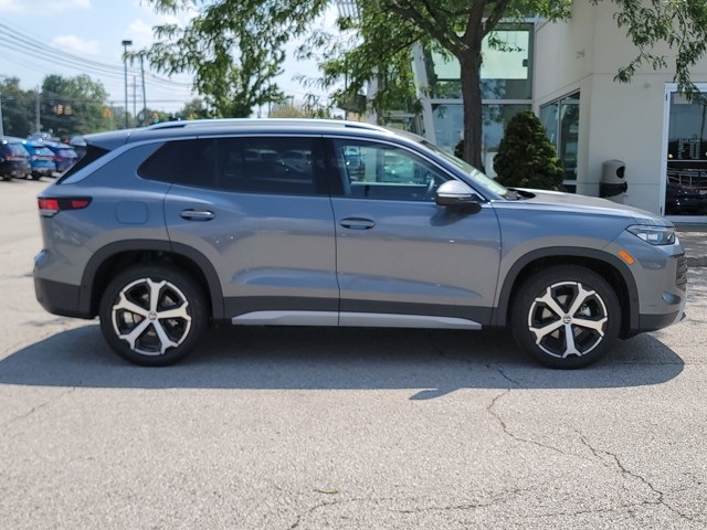 2025 Volkswagen Tiguan SE photo 2