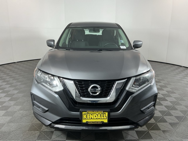 2017 Nissan Rogue S photo 2