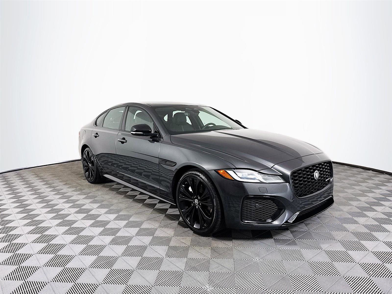 2024 Jaguar XF P300 R-Dynamic SE photo 3
