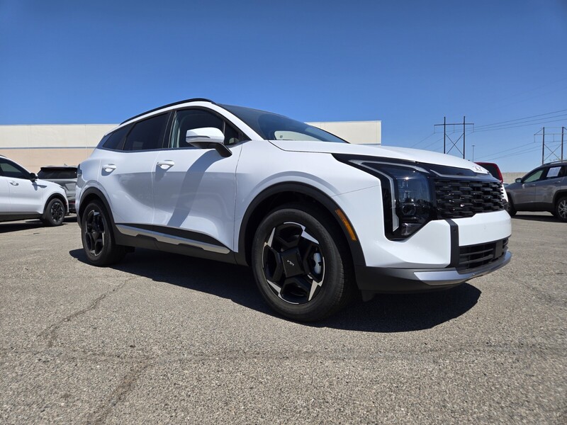 2026 Kia Sportage EX photo 2