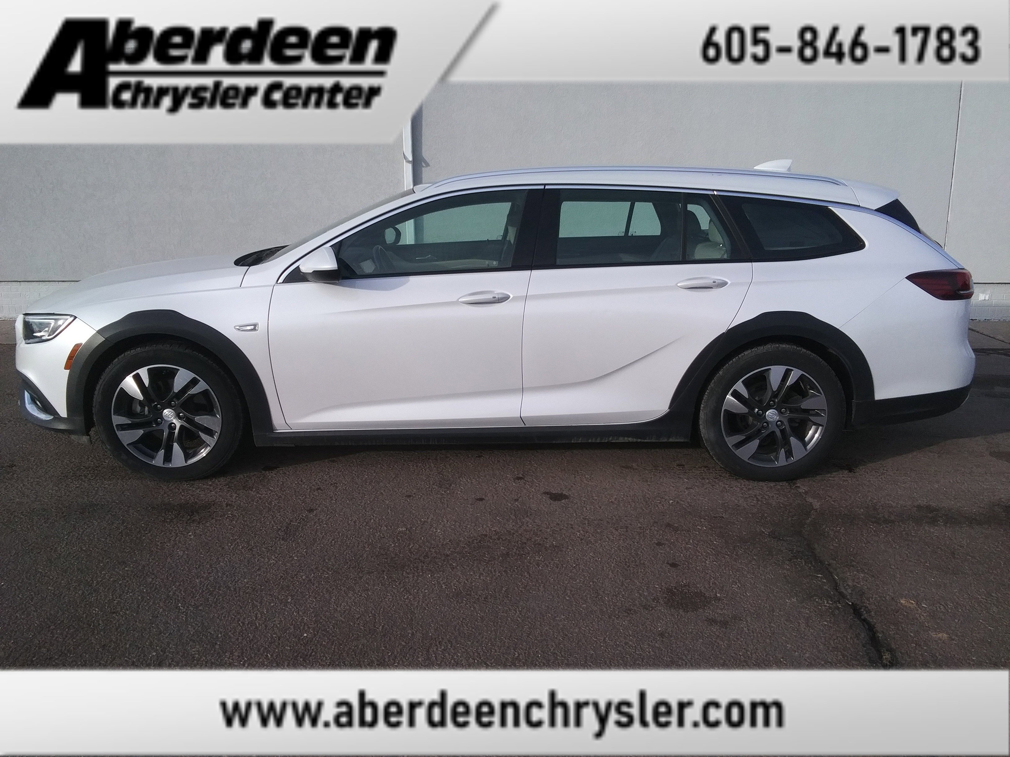 2018 Buick Regal TourX Essence's photo