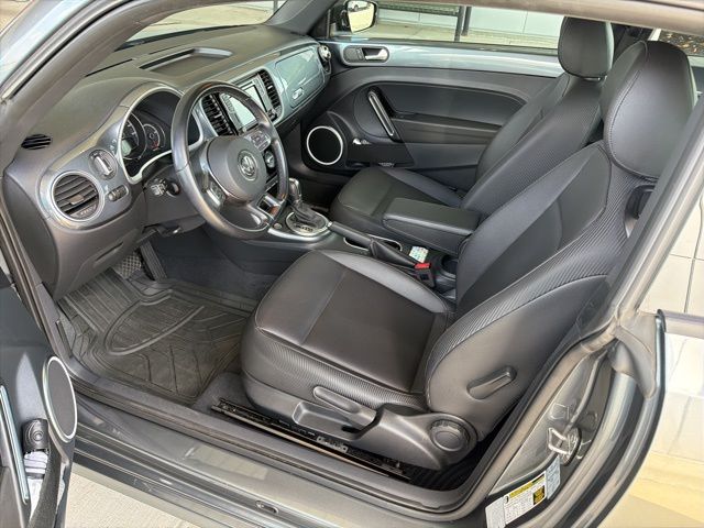 2017 Volkswagen Beetle 1.8T SE photo 8