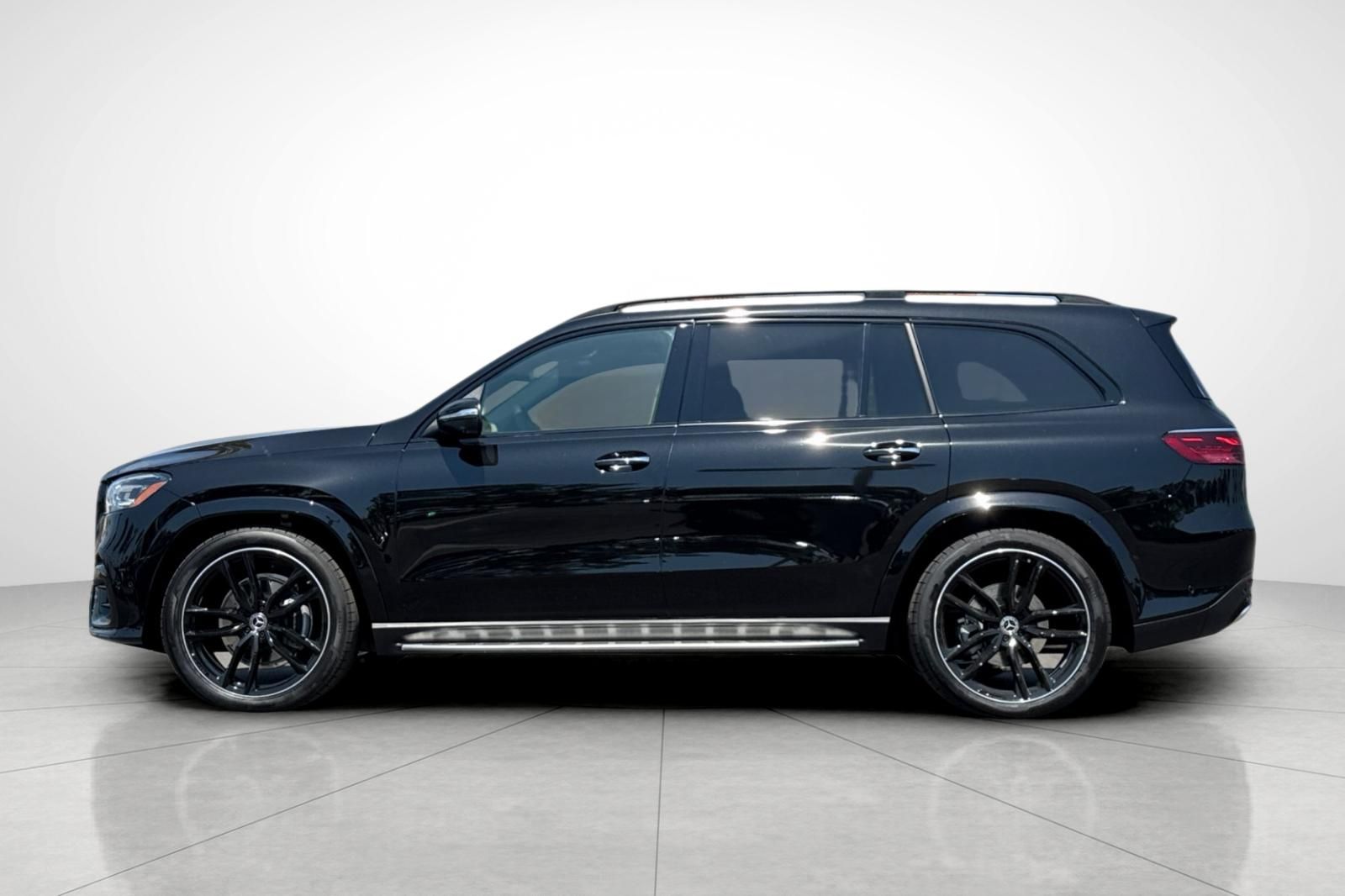 2025 Mercedes Benz GLS 580 4MATIC photo 29