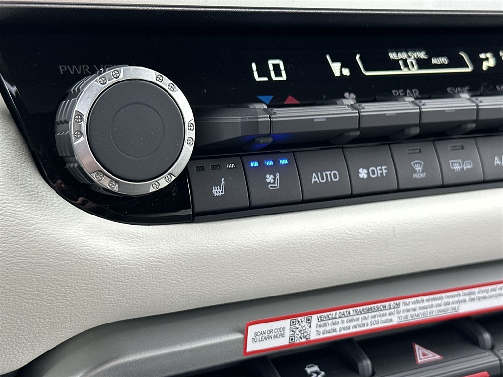 2025 Toyota Sequoia Capstone photo 23