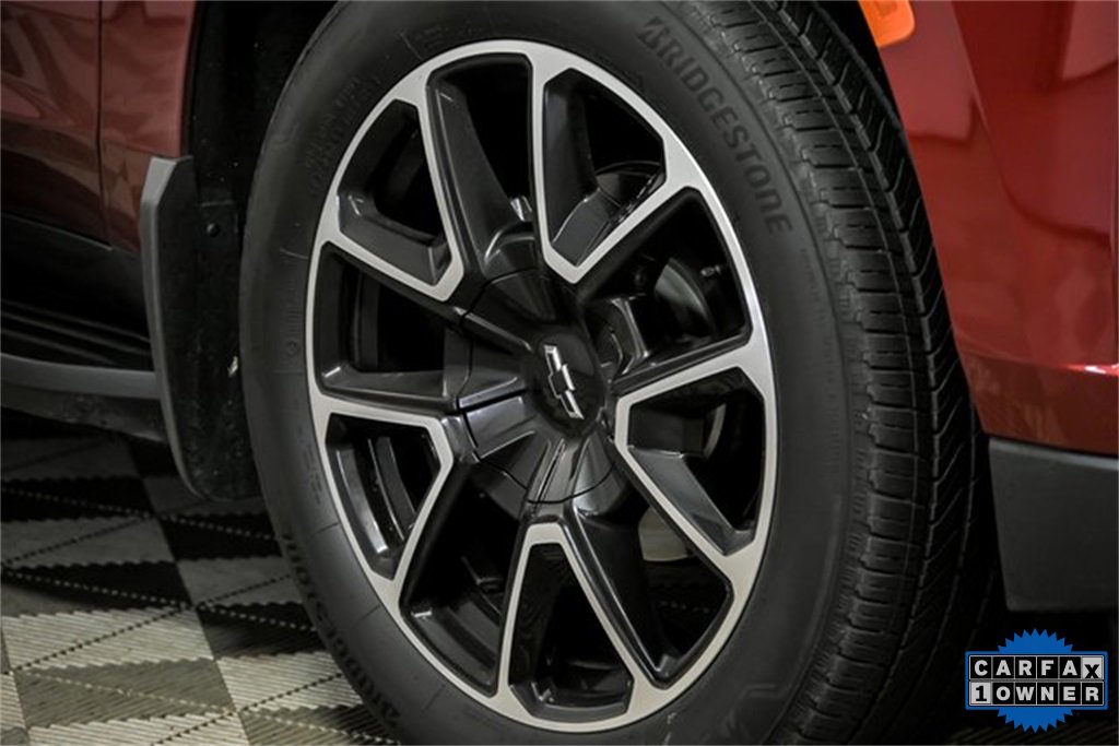 2022 Chevrolet Suburban RST photo 3