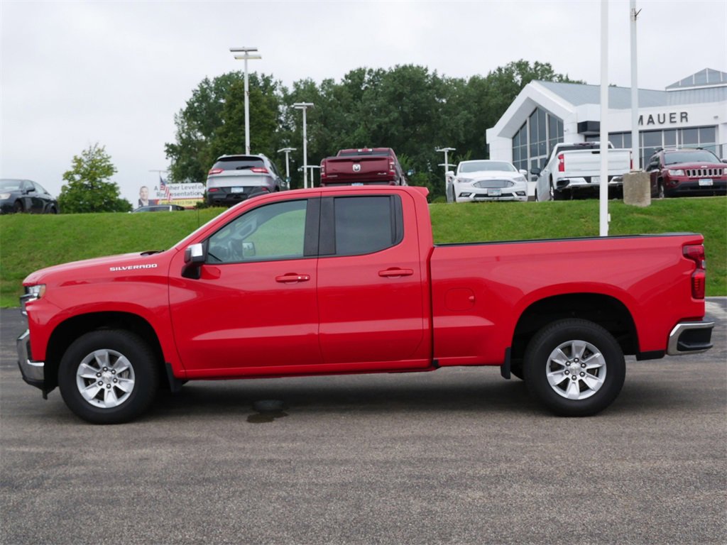 2021 Chevrolet Silverado 1500 LT photo 4