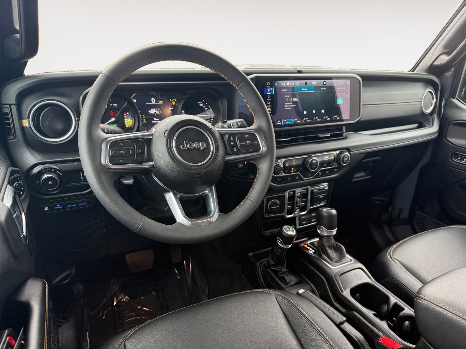 2024 Jeep Wrangler Sahara 4xe photo 14
