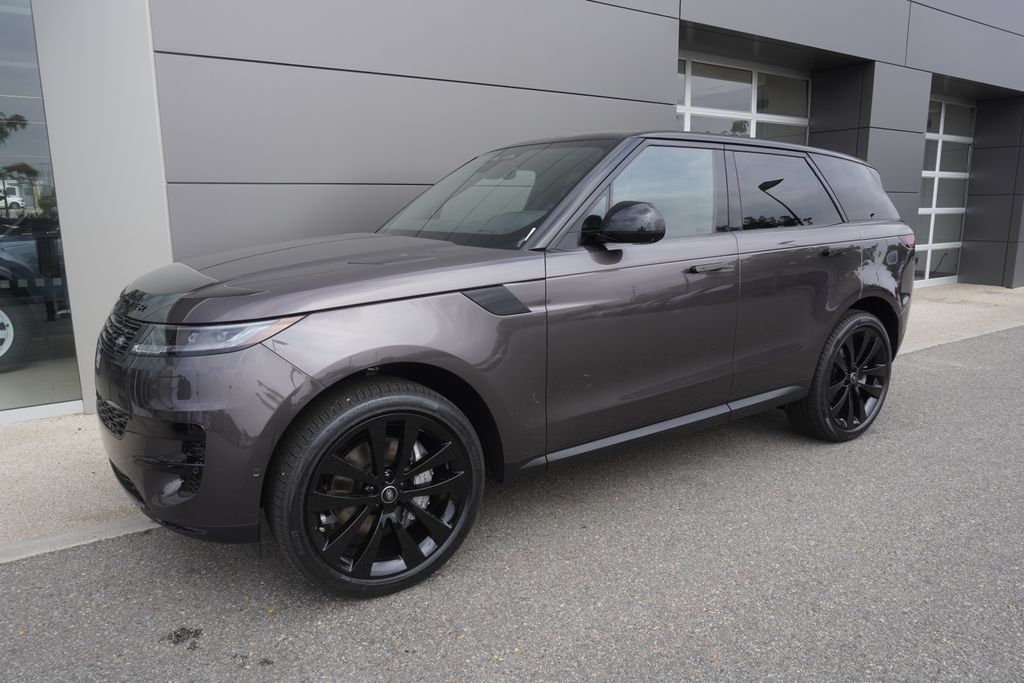 2025 Land Rover Range Rover Sport SE photo 3