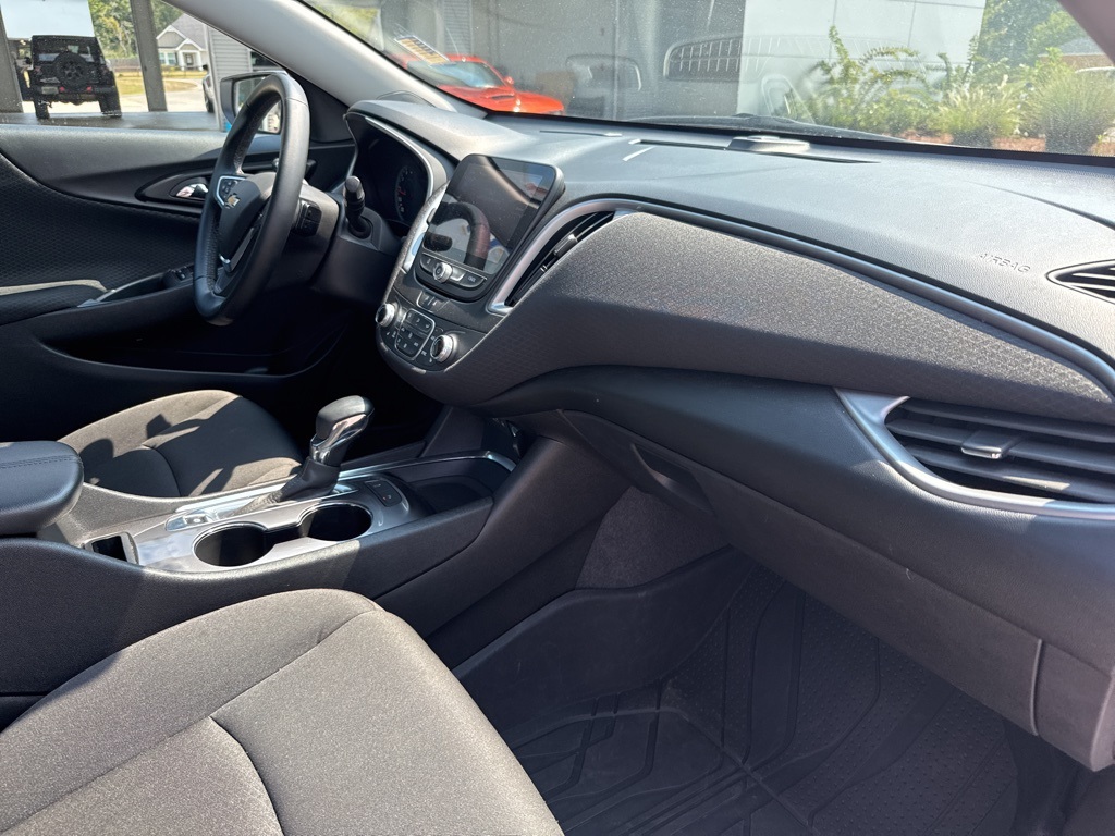 2024 Chevrolet Malibu 1LT photo 24