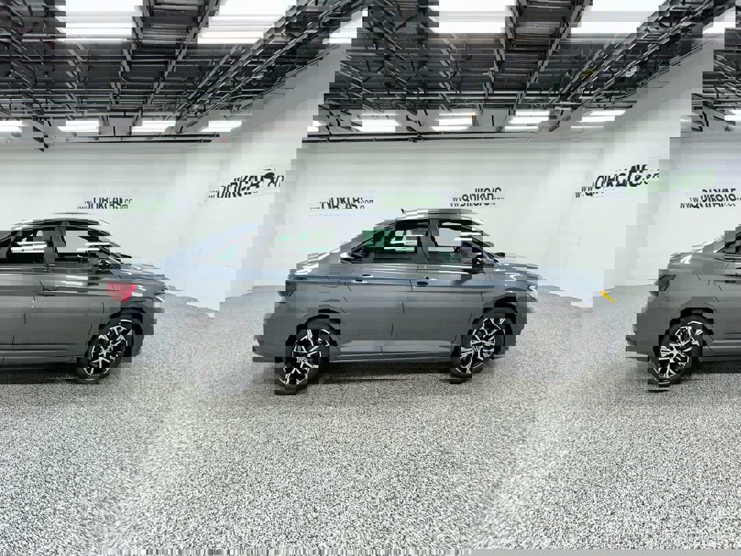 2025 Volkswagen Jetta Sport photo 4