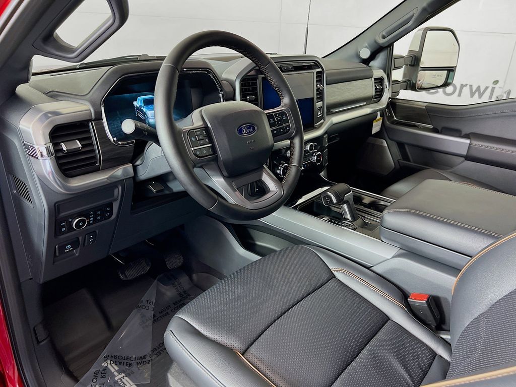 2025 Ford F-150 Lariat photo 3