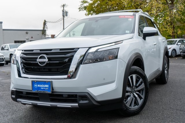 2025 Nissan Pathfinder SL's photo