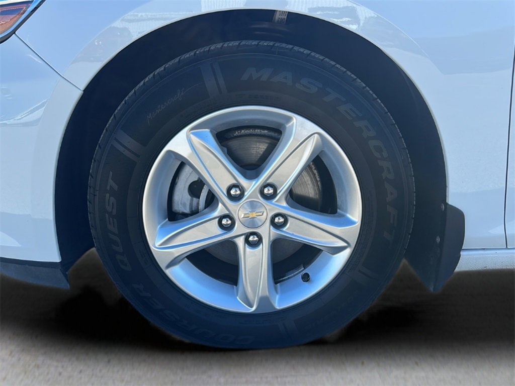 2022 Chevrolet Malibu LS photo 17