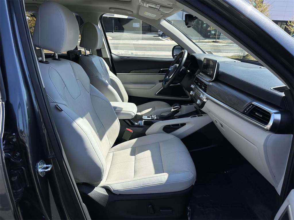 2022 Kia Telluride EX photo 16
