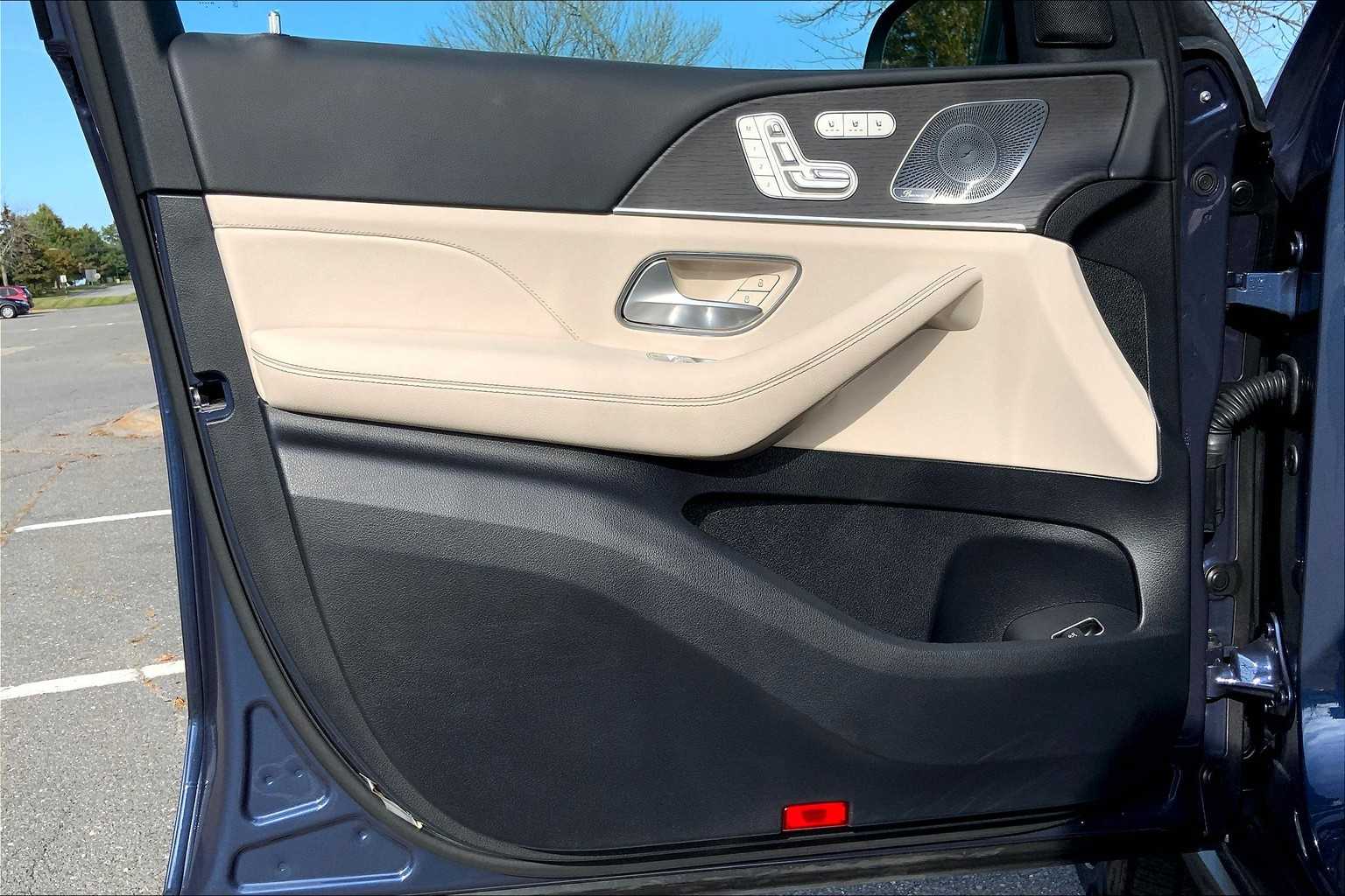 2025 Mercedes Benz GLS 450 4MATIC photo 20