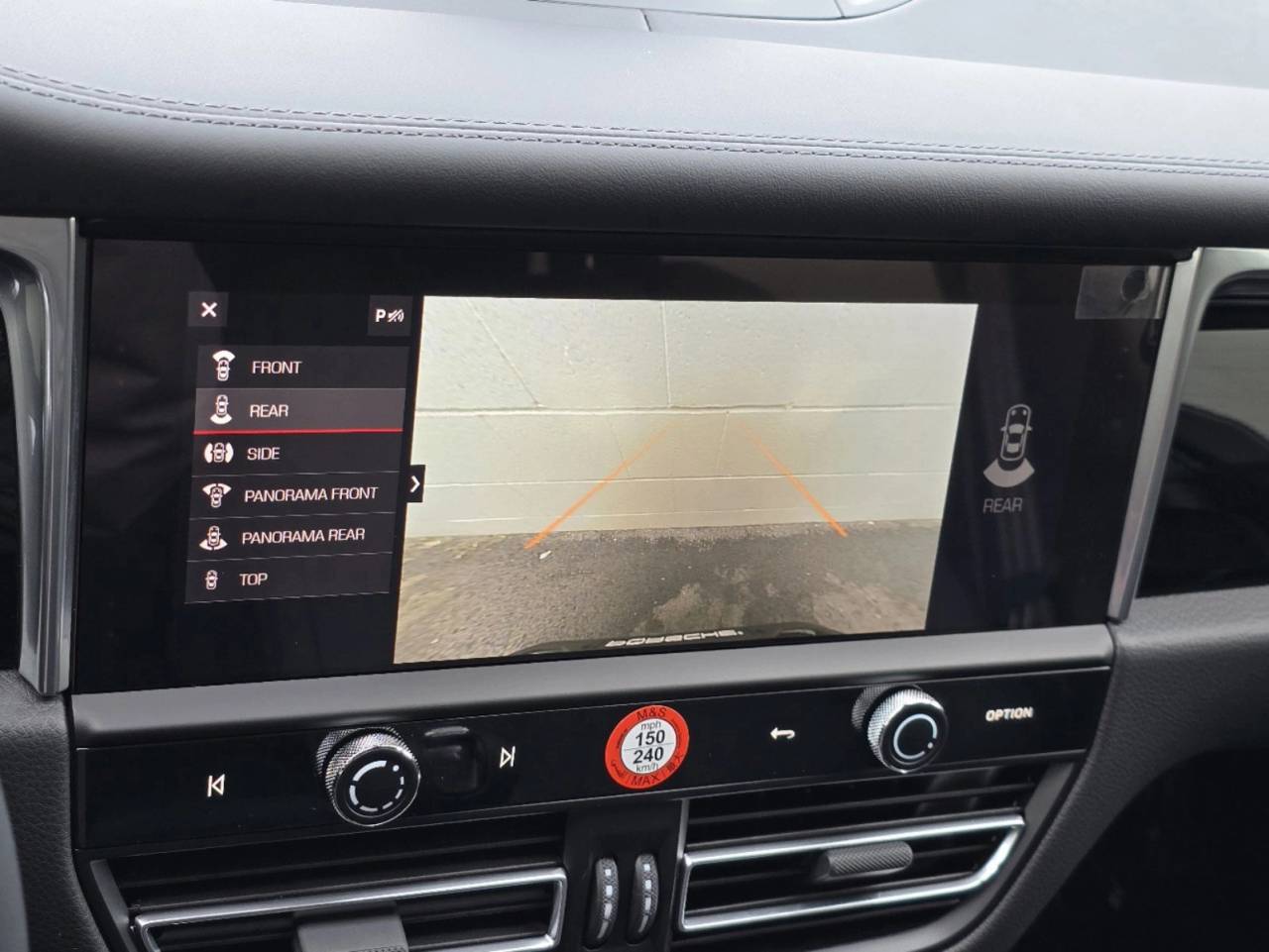 2025 Porsche Macan T photo 15