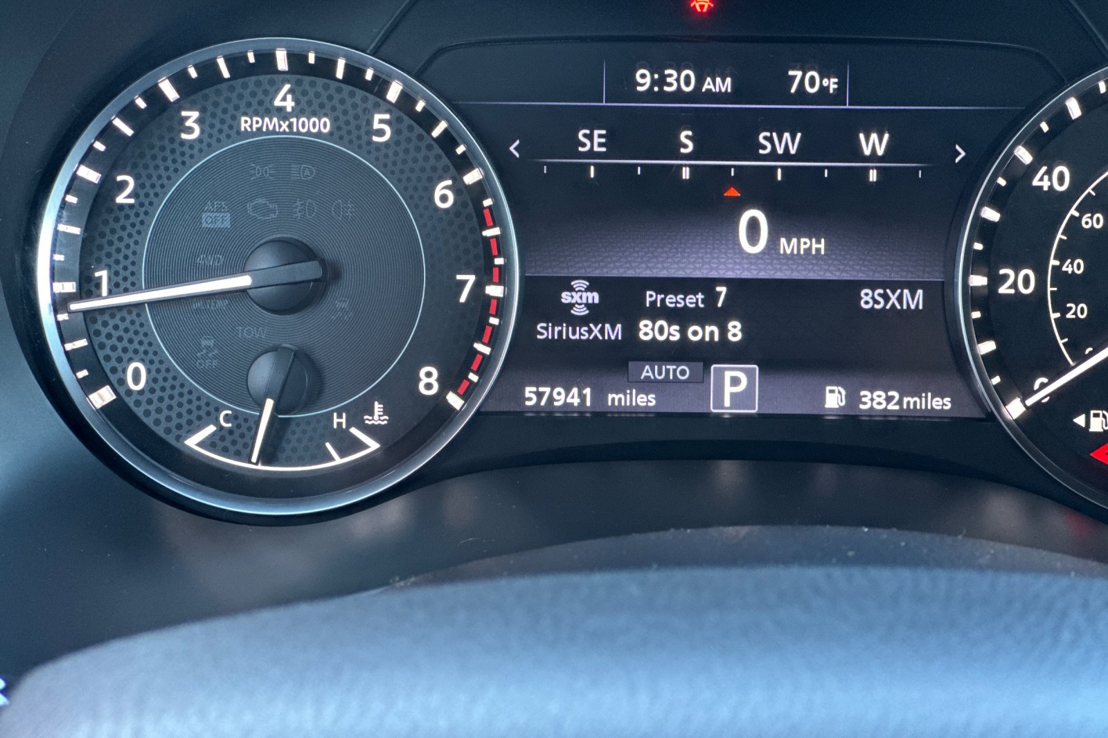 2022 Nissan Armada SL photo 21