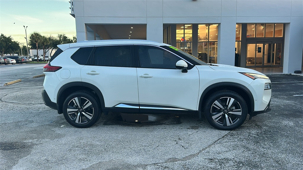 2023 Nissan Rogue SL photo 7