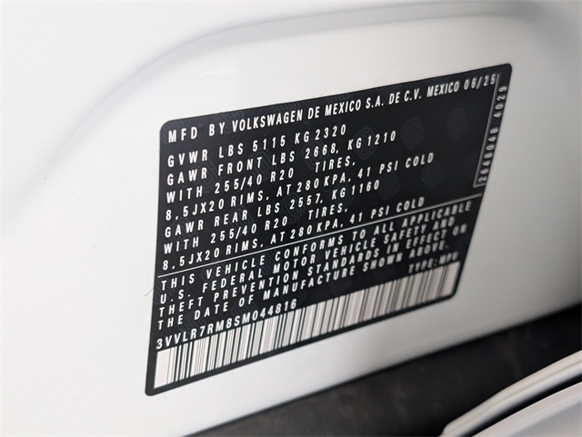2025 Volkswagen Tiguan SEL R-Line Black photo 10