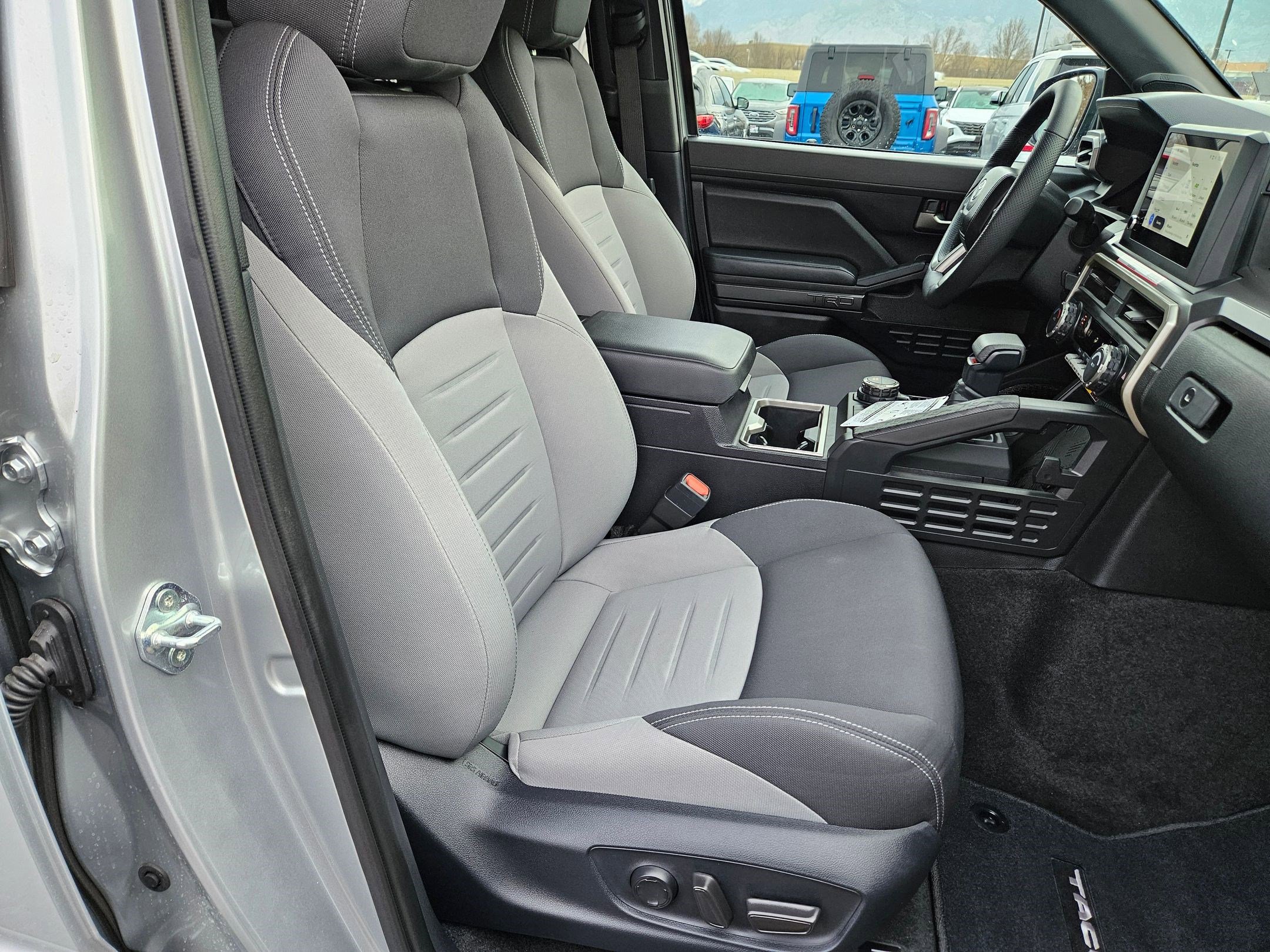 2024 Toyota Tacoma TRD Sport Double Cab photo 28