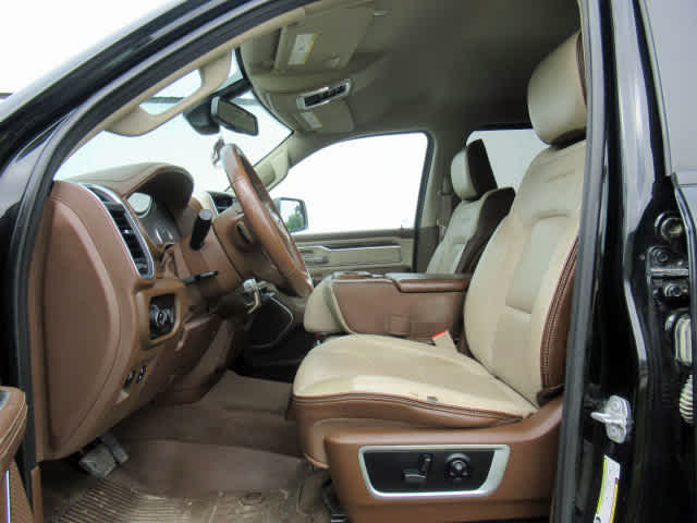 2019 Ram 1500 Laramie photo 3