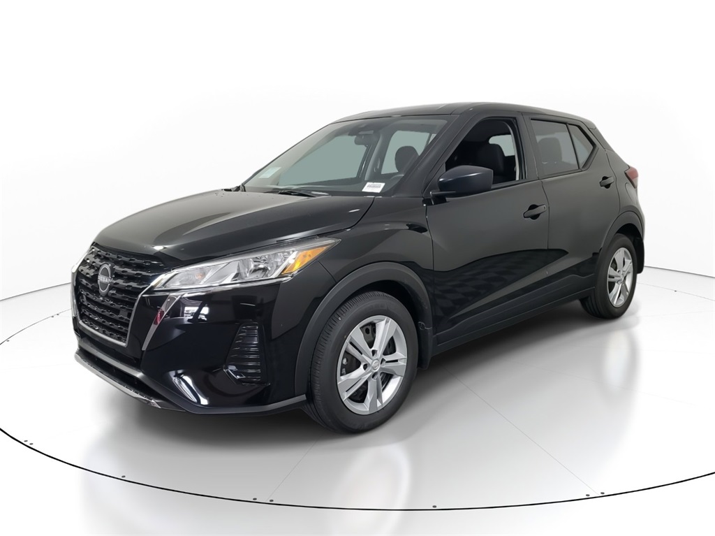 2024 Nissan Kicks S photo 2