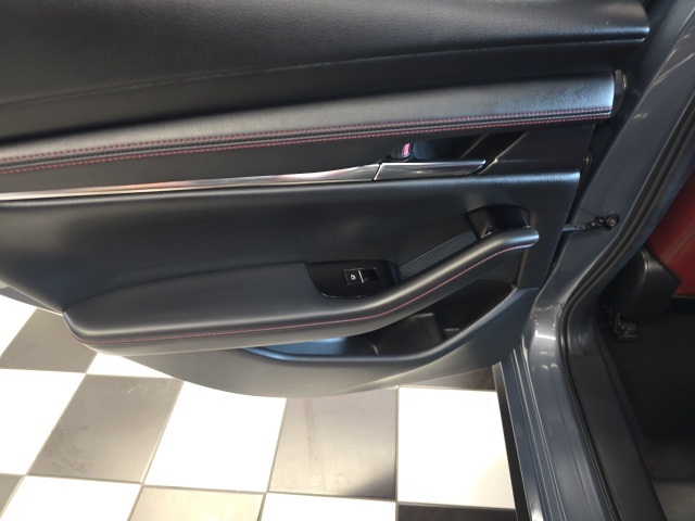 2023 Mazda Mazda3 2.5 s Carbon photo 9