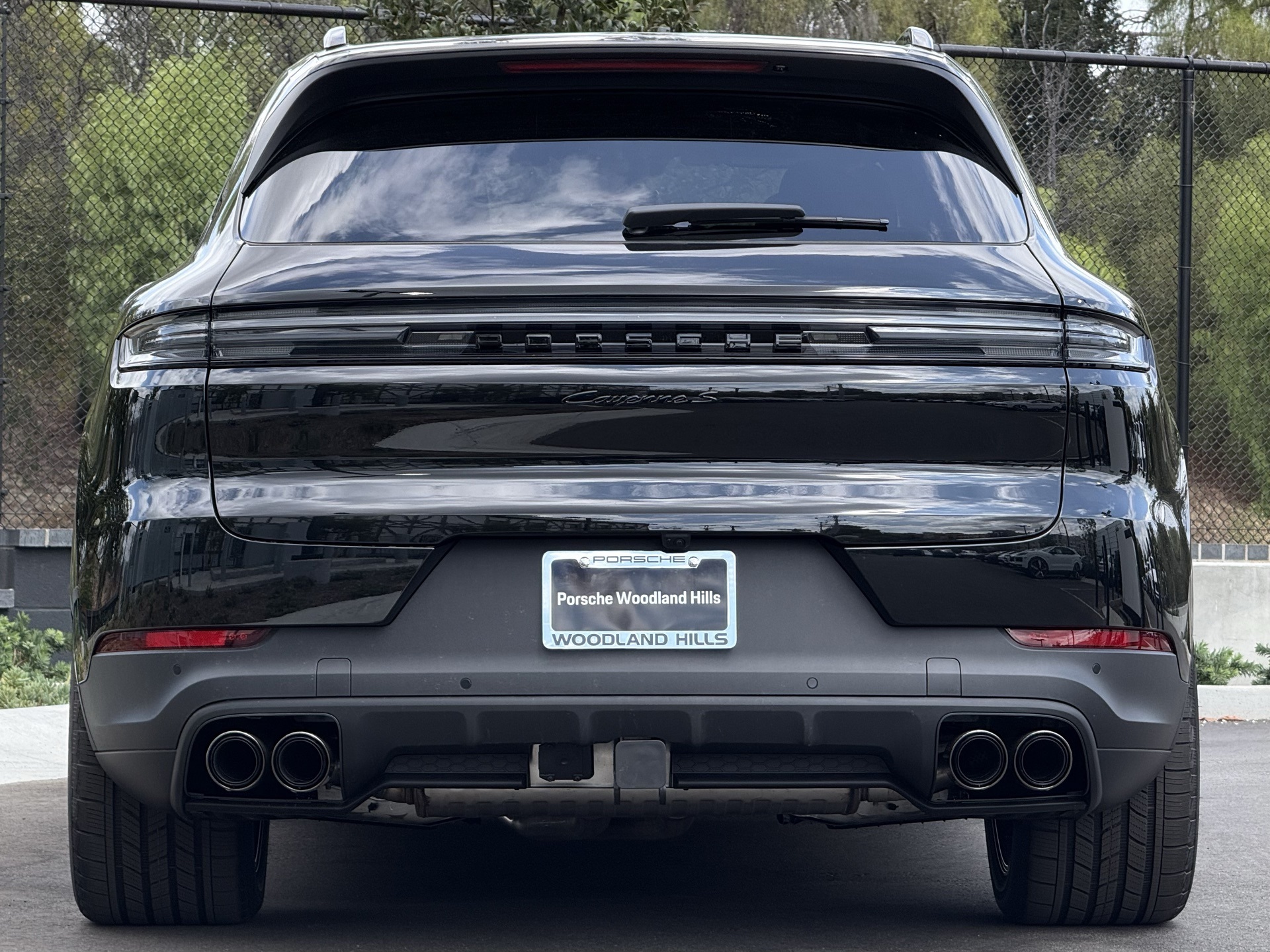 2025 Porsche Cayenne E-Hybrid S photo 3
