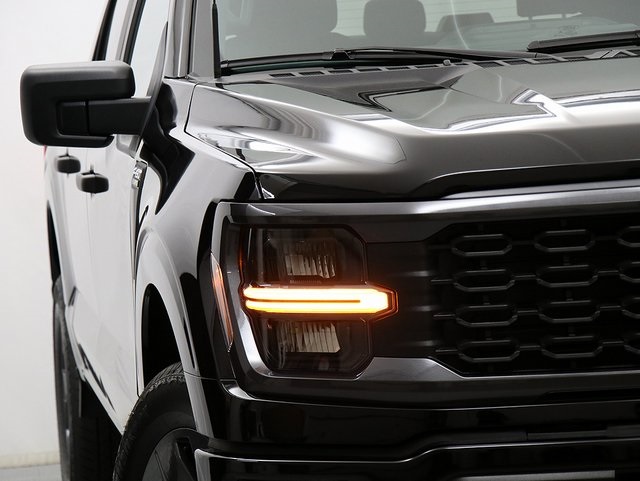 2025 Ford F-150 STX photo 4