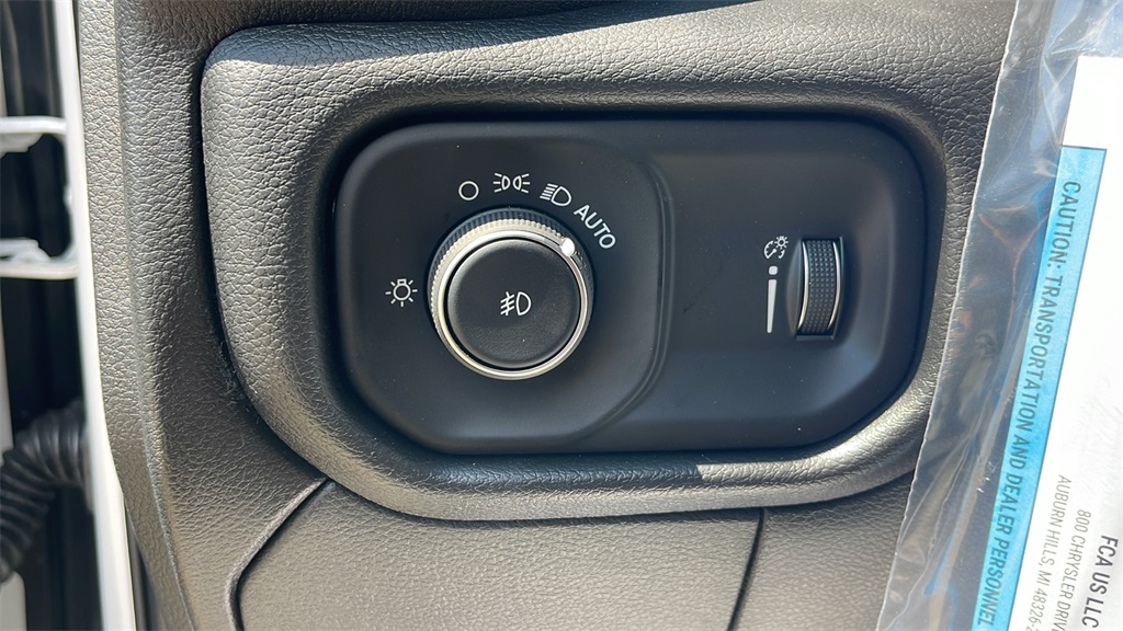 2025 Ram 3500 Tradesman photo 14