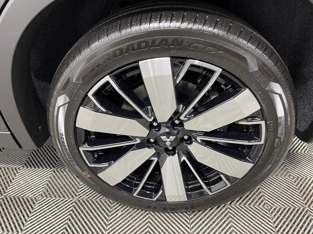 2025 Mitsubishi Outlander SE photo 36