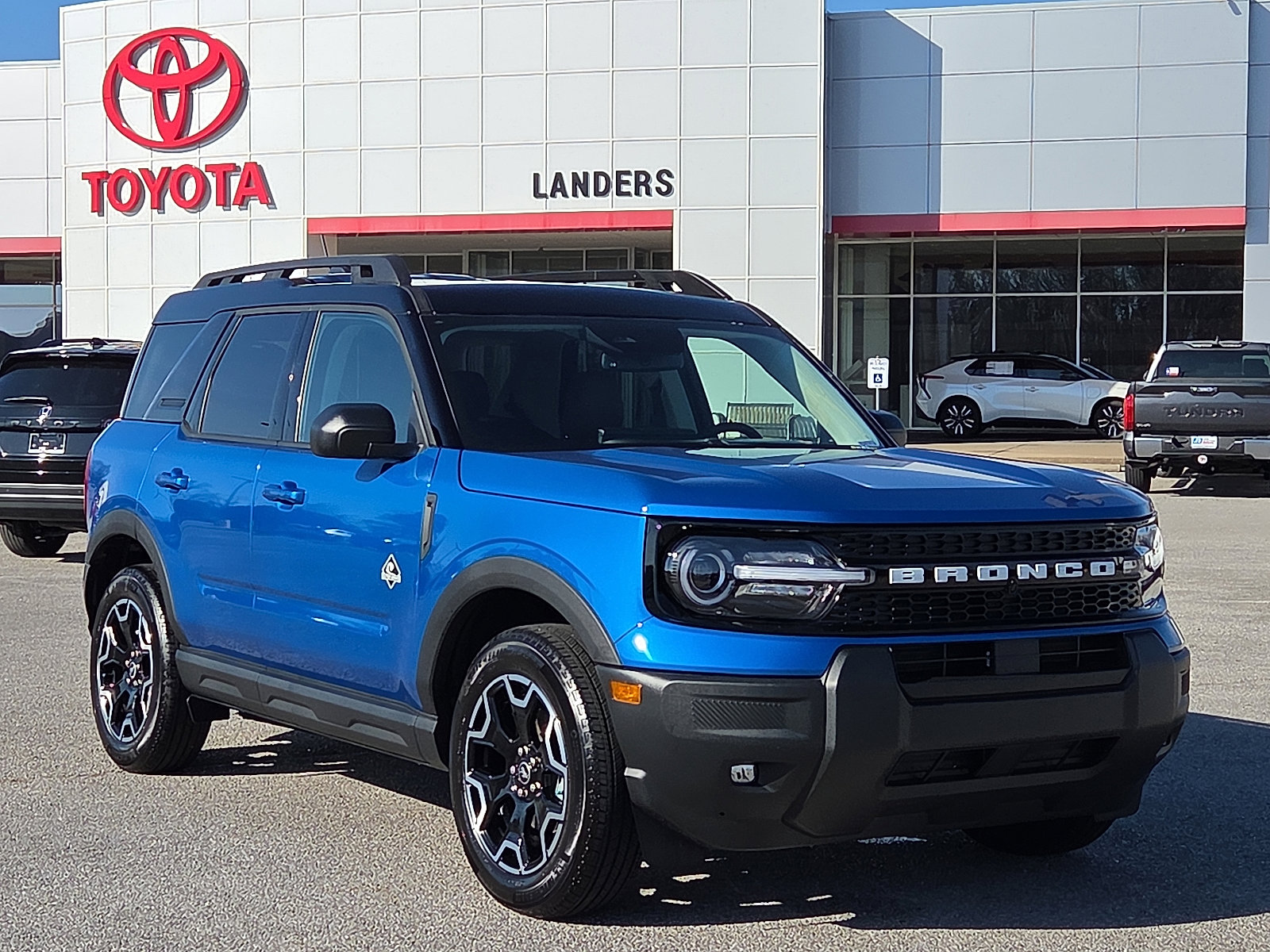 2025 Ford Bronco Sport Outer Banks's photo