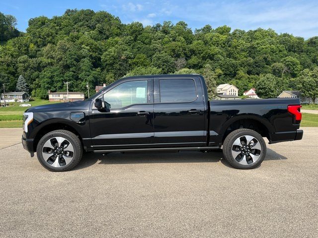 2025 Ford F-150 Lightning Platinum photo 9