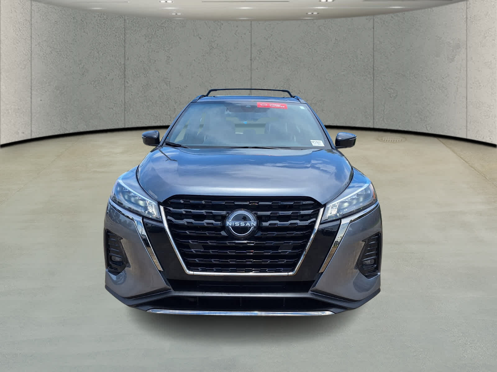 2024 Nissan Kicks SR photo 2