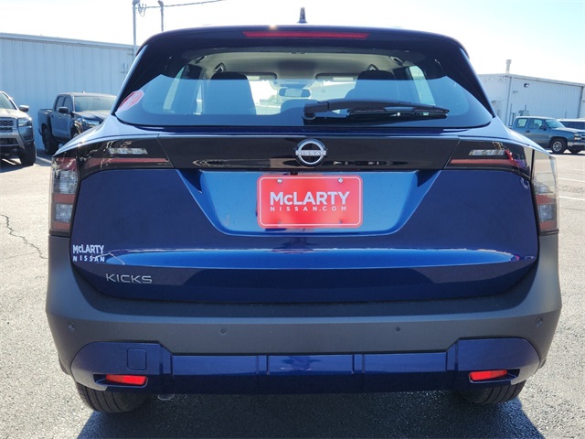 2026 Nissan Kicks S photo 3
