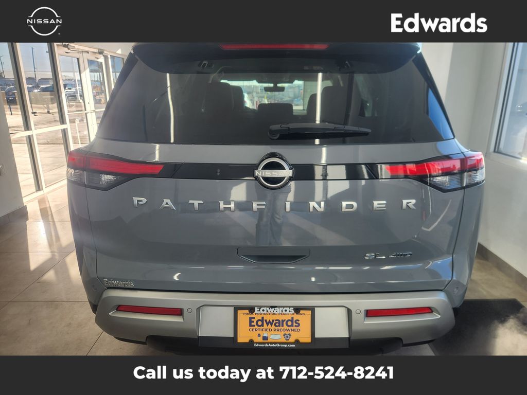 2025 Nissan Pathfinder Platinum photo 4