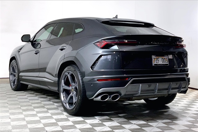 2019 Lamborghini Urus Base photo 3