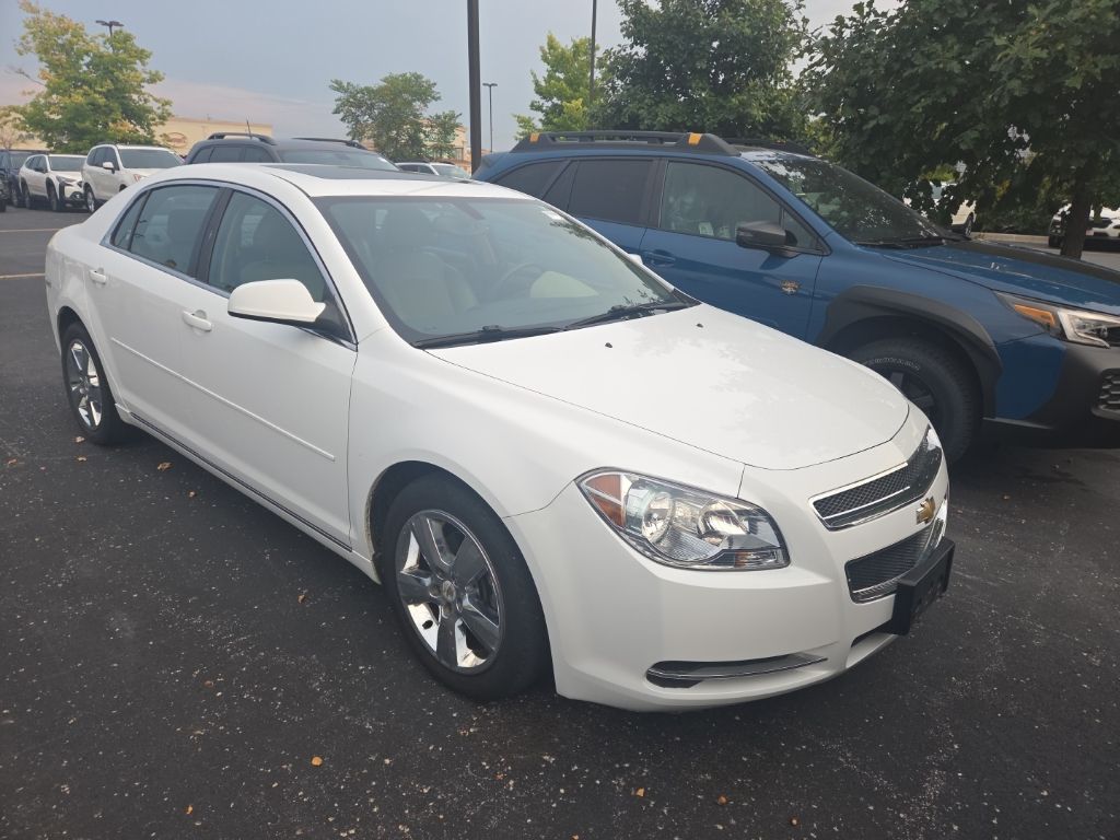 2010 Chevrolet Malibu 2LT photo 2