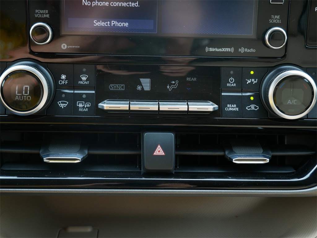 2021 Toyota Highlander Hybrid XLE photo 22