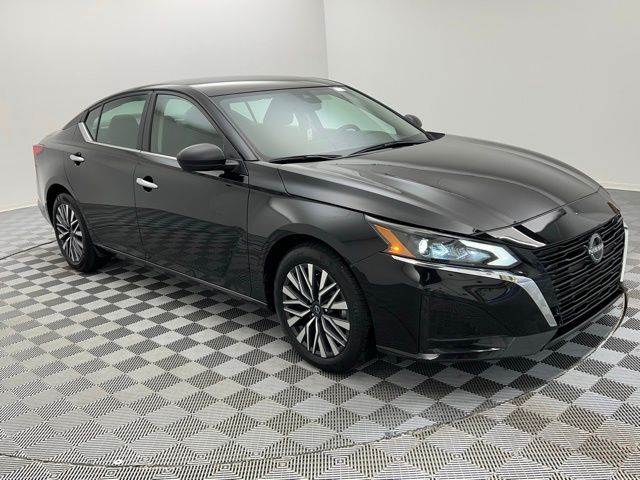 2024 Nissan Altima 2.5 SV photo 3