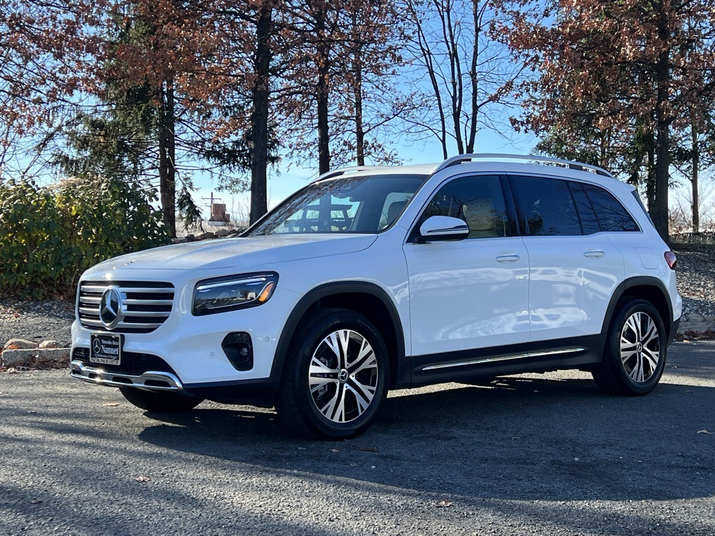 2025 Mercedes-Benz GLB Base's photo