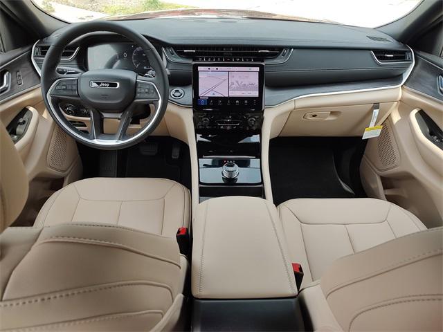 2025 Jeep Grand Cherokee Limited photo 6