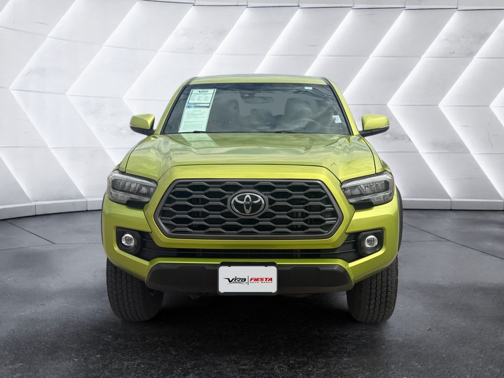 2023 Toyota Tacoma TRD Off-Road photo 2