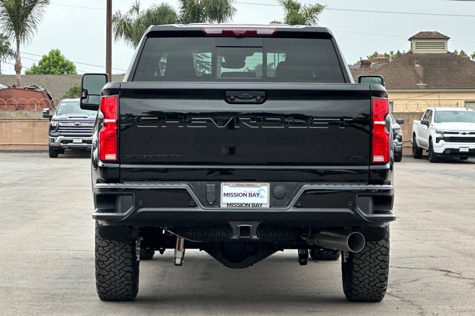 2025 Chevrolet Silverado LTZ photo 5