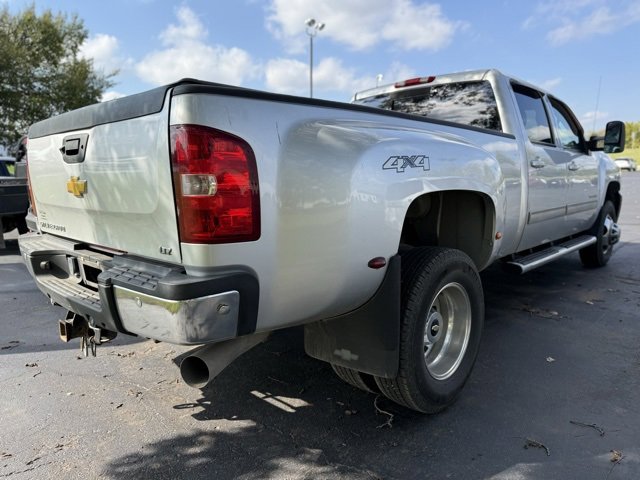 2014 Chevrolet Silverado 3500HD LTZ photo 3